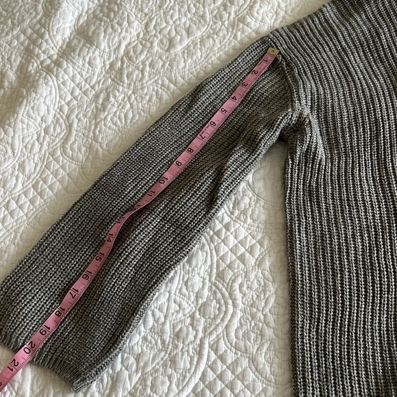 H&M Divided Sweater - Picture 4 of 7
